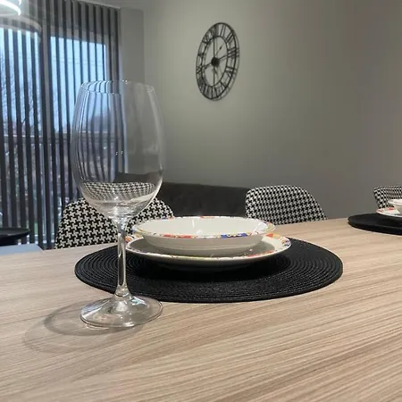 Apartment Mir City Warna